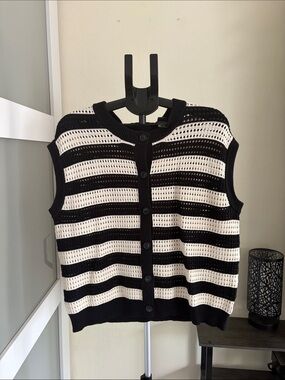 Universal Thread Black and White Striped Sleeveless Button Cardigan